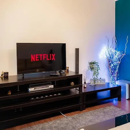 Comfy With Private Parking And Netflix Bucharest