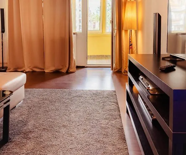 Comfy With Private Parking And Netflix