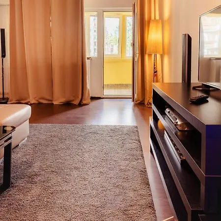 Comfy With Private Parking And Netflix