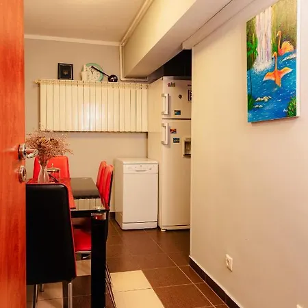 Comfy With Private Parking And Netflix *