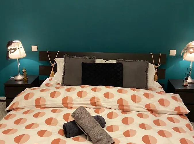 Comfy With Private Parking And Netflix *