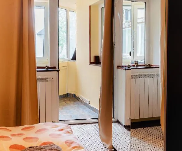 Appartement Comfy With Private Parking And Netflix Boekarest