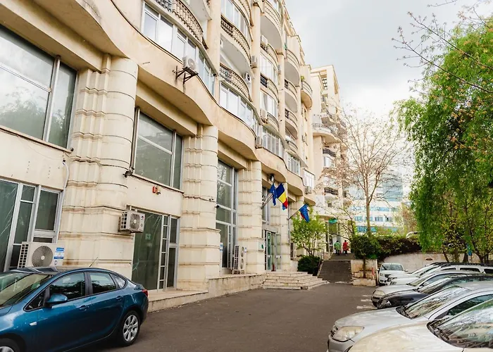 Comfy With Private Parking And Netflix Appartement Boekarest