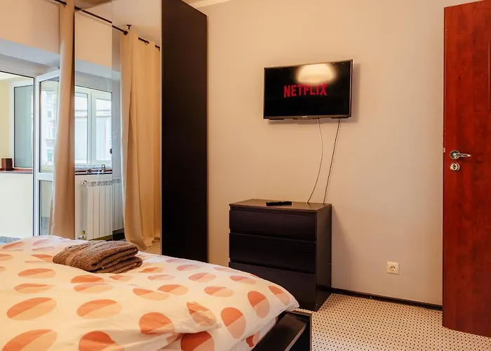 Comfy With Private Parking And Netflix דירה *