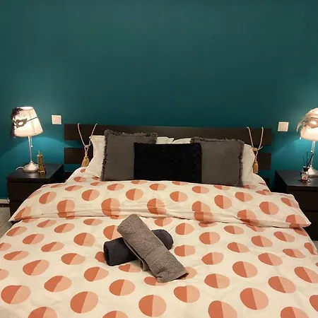 Comfy With Private Parking And Netflix *