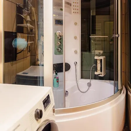 Comfy With Private Parking And Netflix Appartement Bucarest