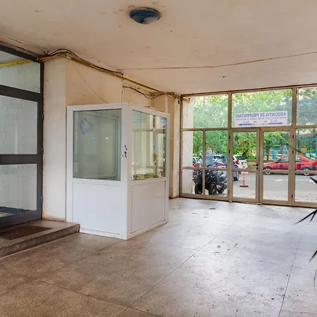 Comfy With Private Parking And Netflix Bukarest